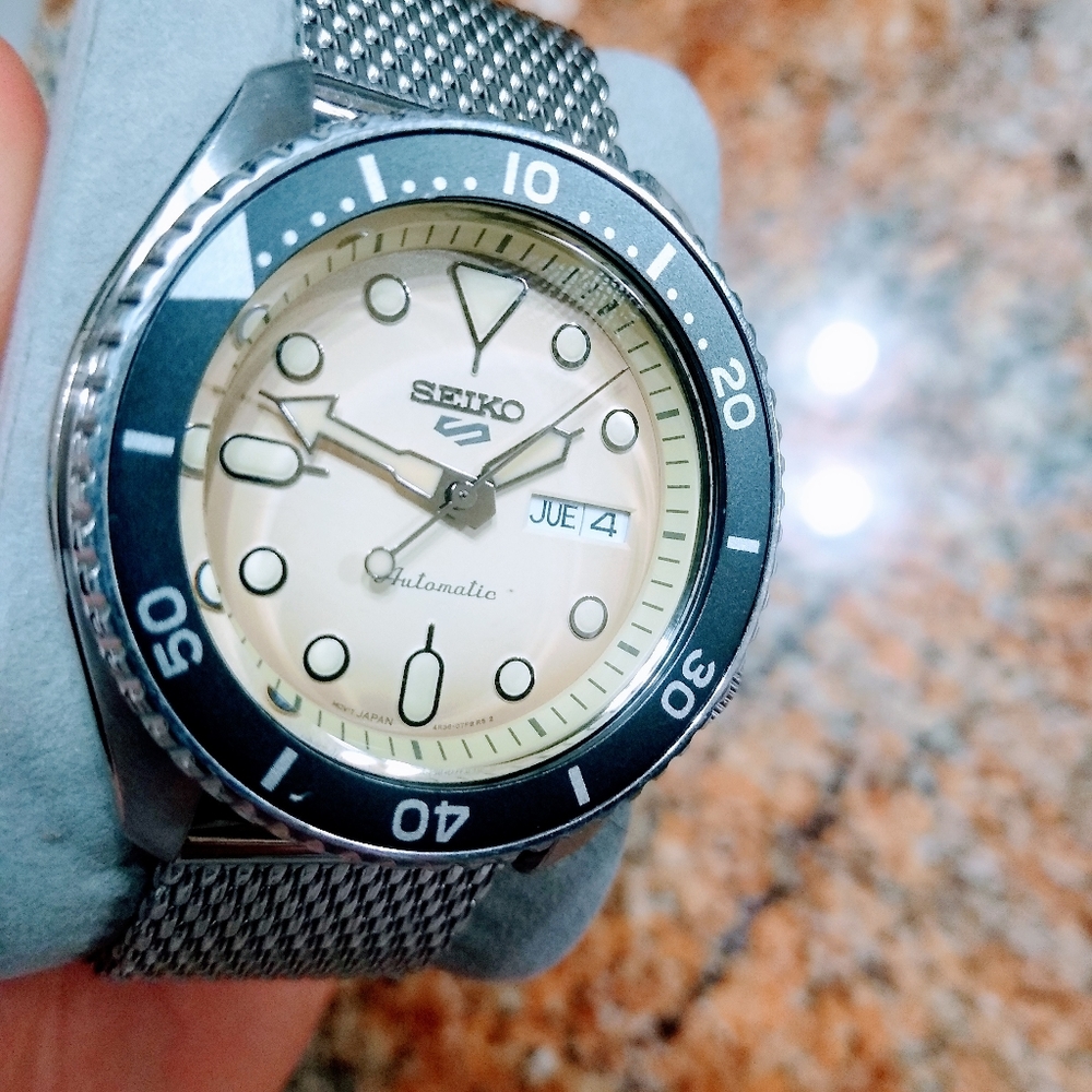 Seiko - Picture 3 of 3